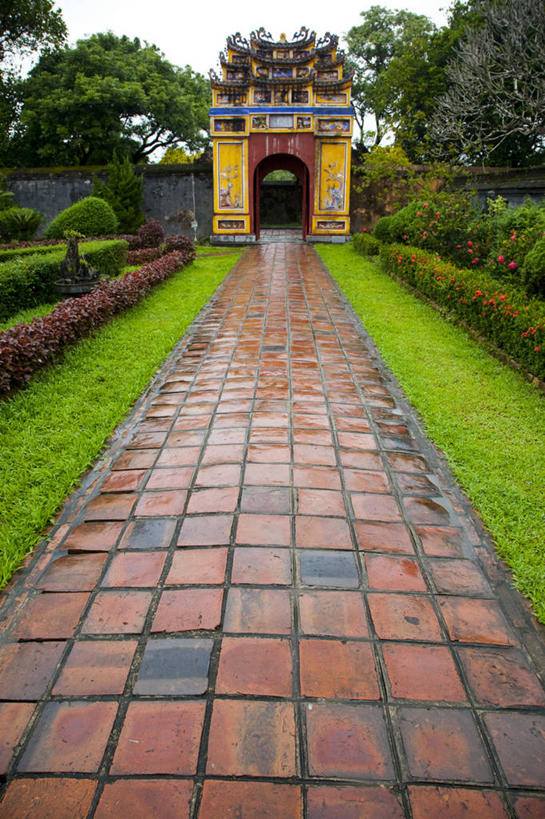 无人,故宫,竖图,室外,白天,建筑,越南,亚洲,大门,拱门,首都,历史,树,摄影,中国文化,树篱,彩图,顺化,过去