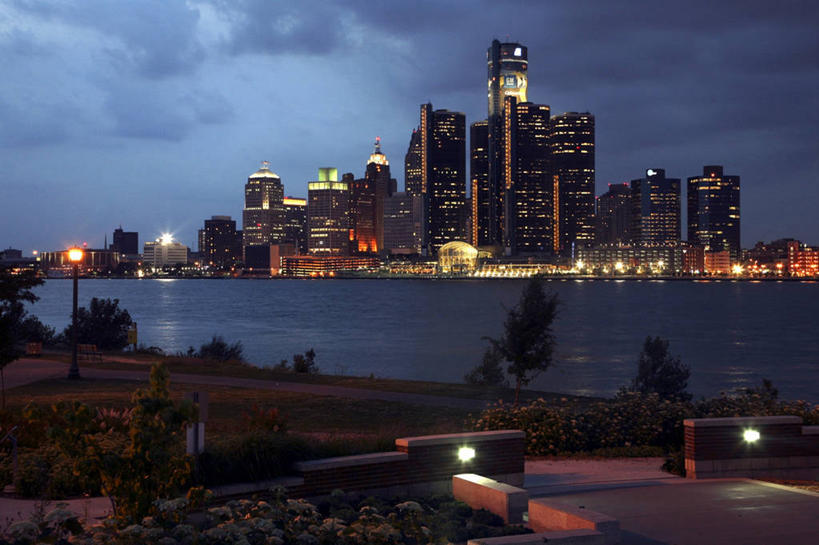 无人,公园,码头,横图,室外,夜晚,天际线,城市,港口,建筑,摩天大楼,美国,地平线,乌云,辽阔,地面,广阔,摄影,宁静,一望无际,照亮,北美,北美洲,延伸,美洲,天地相交,北亚美利加洲,亚美利加洲,密歇根,密歇根州,貂熊州,狼獾之州,狼獾州,底特律,无边无际,一马平川,彩图,摆渡口,埠头,渡口,渡头,港湾,海港,货运码头,口岸,商港,美利坚合众国,底特律文艺复兴中心,底特律河