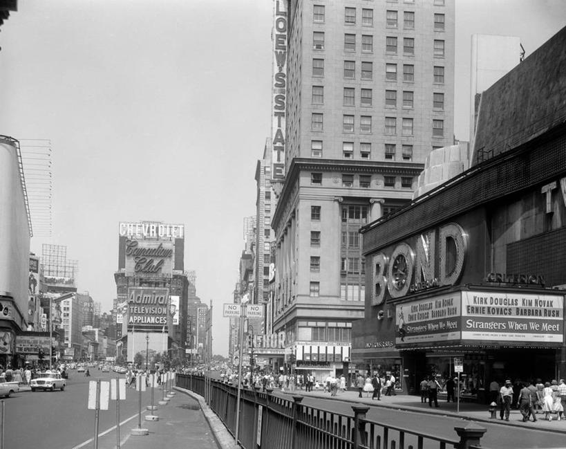 横图,黑白,室外,白天,建筑,街道,路,霓虹灯,汽车,纽约,美国,交通,地标建筑,办公大楼,运输,摄影,纽约州,曼哈顿时代广场