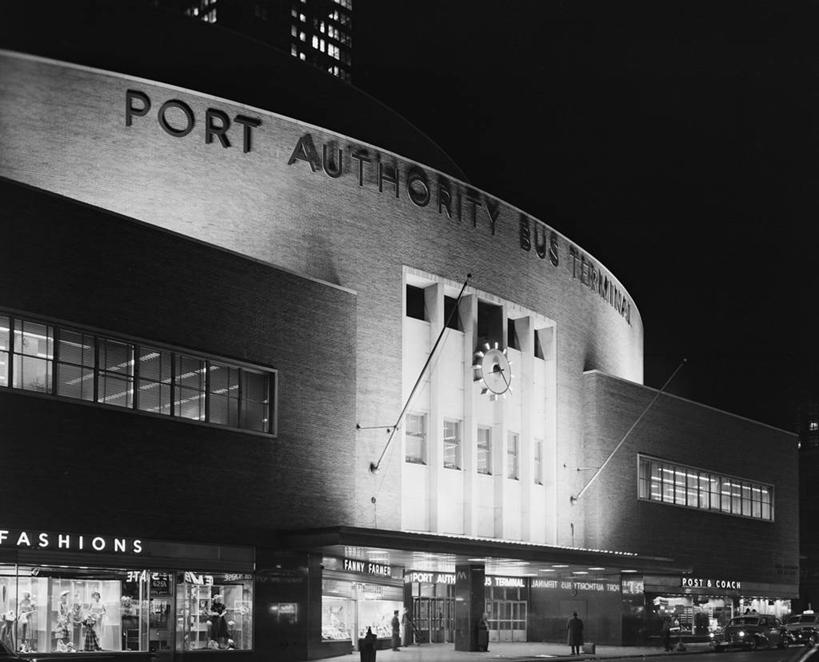 横图,黑白,室外,夜晚,城市,建筑,纽约,美国,公共交通,运输,摄影,英文字母,照亮,纽约州,公车站