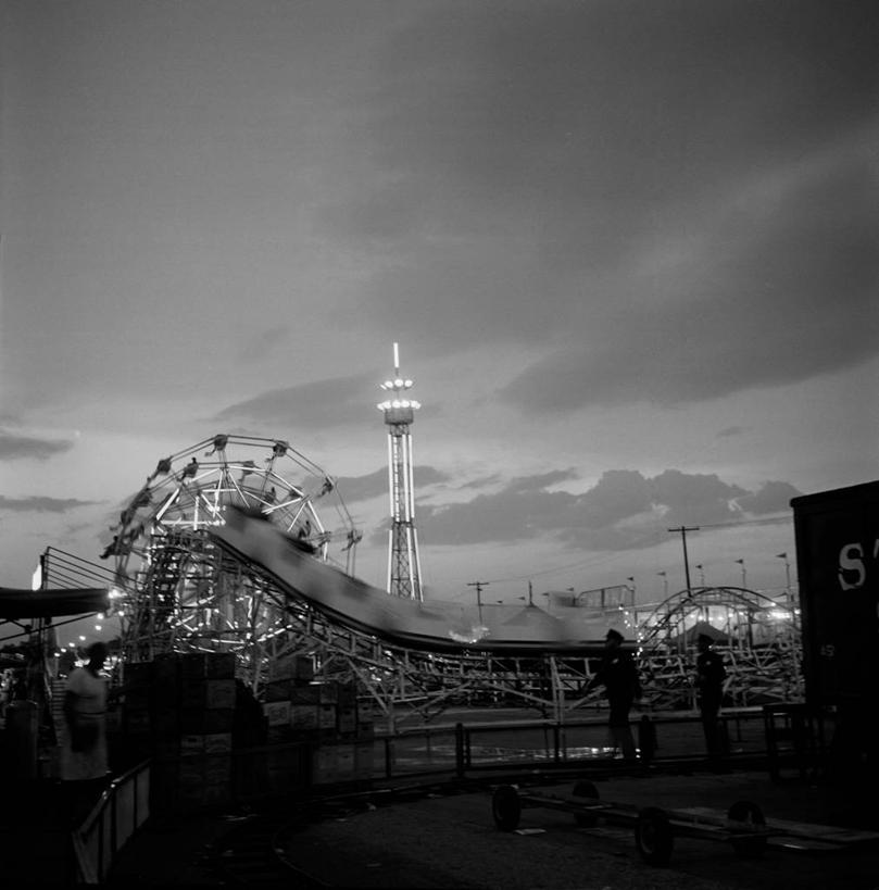 游乐园,竖图,方图,黑白,室外,美国,朦胧,模糊,云,塔,黄昏,摄影,照亮,大转轮