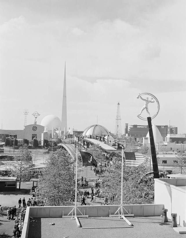 竖图,俯视,黑白,室外,白天,城市,建筑,雕塑,纽约,美国,艺术,标志,雕像,符号,柱子,屋顶,云,历史,标识,树,地标建筑,球体,摄影,圆顶建筑,手艺,纽约州,性别符号,美术工艺,法拉盛,高角度拍摄,旅行,男性符号,传统节日