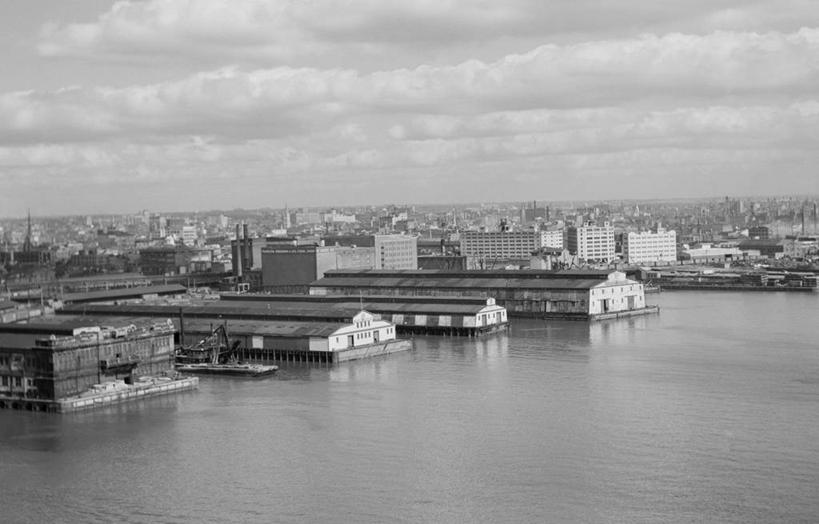 无人,码头,横图,俯视,航拍,黑白,室外,白天,度假,河流,美景,城市风光,城市,港口,建筑,美国,地平线,景观,辽阔,地面,仓库,娱乐,享受,休闲,广阔,景色,放松,摄影,一望无际,鸟瞰,延伸,宾夕法尼亚,天地相交,无边无际,一马平川,特拉华河,高角度拍摄,摆渡口,埠头,渡口,渡头,港湾,海港,货运码头,口岸,商港