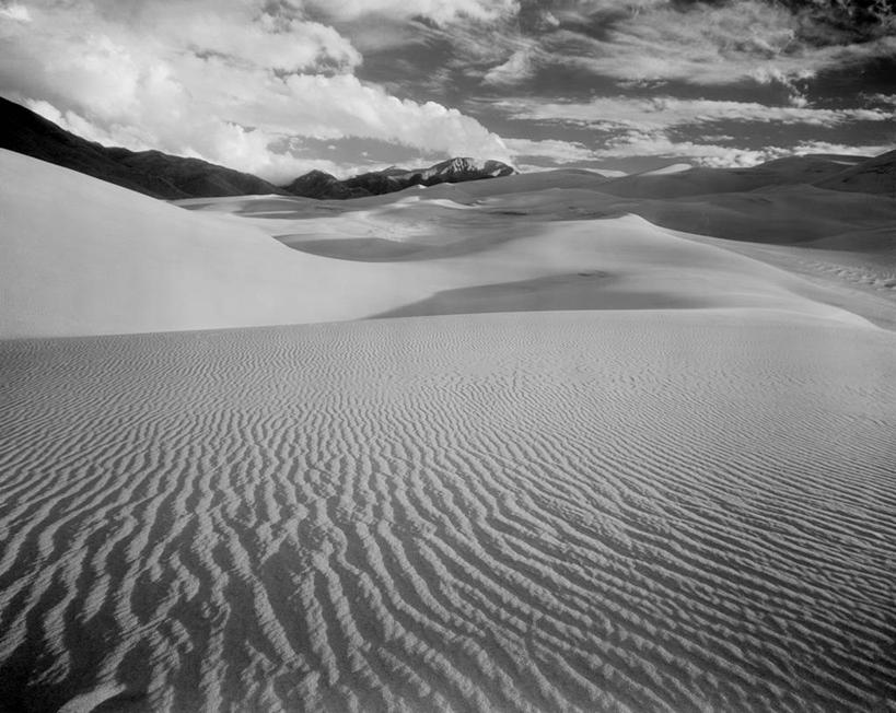 无人,横图,黑白,室外,白天,美景,美国,波纹,沙子,地平线,景观,云,辽阔,地面,沙丘,古典,风景,天空,自然,广阔,景色,摄影,宁静,一望无际,国家公园,自然风光,延伸,自然现象,科罗拉多州,天地相交,大沙丘国家公园,无边无际,一马平川
