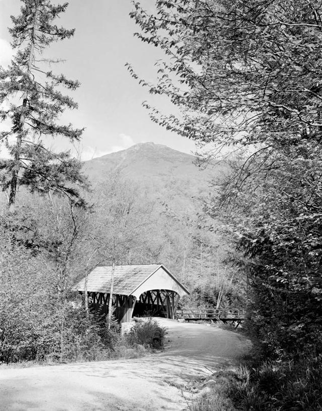 无人,竖图,俯视,黑白,室外,白天,旅游,度假,美景,雪,建筑,路,美国,地形,景观,冬天,联系,娱乐,风景,自然,享受,休闲,景色,放松,寒冷,摄影,宁静,北美,北美洲,自然风光,美洲,廊桥,新罕布什尔州,北亚美利加洲,亚美利加洲,新罕布什尔,新罕布夏州,花岗岩州,花冈岩之州,滑雪之州,新英格兰,白山山脉,纽英仑,高角度拍摄,美利坚合众国