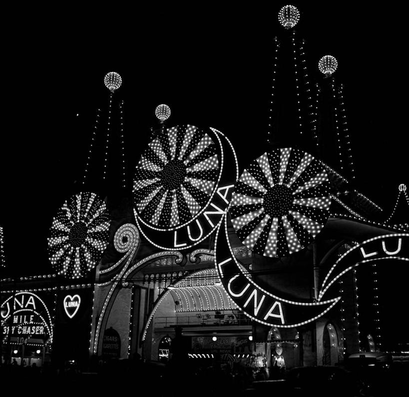 无人,游乐园,横图,方图,黑白,室外,夜晚,霓虹灯,美国,装饰,圆形,大门,古典,摄影,英文字母,照亮