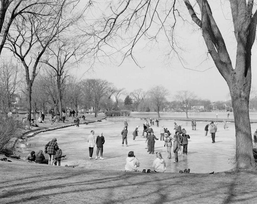 公园,横图,黑白,室外,白天,旅游,度假,幸福,滑冰,湖,美景,美国,景观,冬天,许多人,古典,娱乐,风景,自然,一群人,享受,休闲,景色,放松,寒冷,摄影,自然风光,长岛,纽约州,冬季运动,巴比伦,无忧无虑,休闲活动