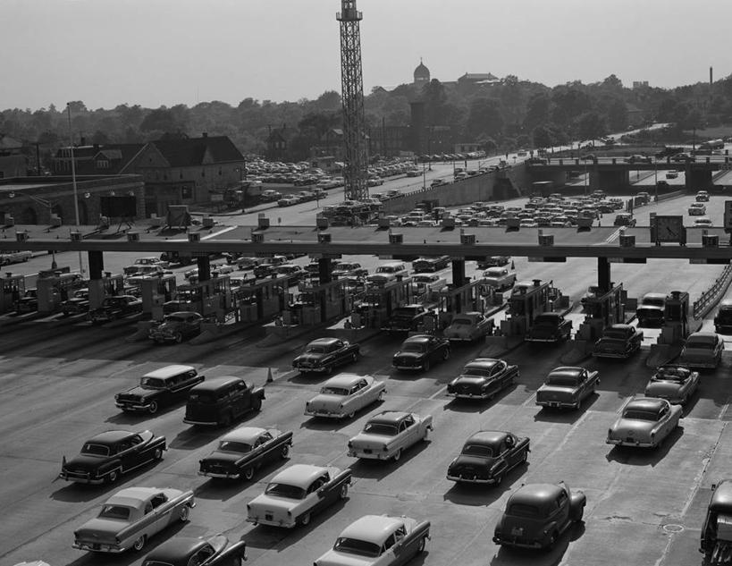 无人,横图,俯视,黑白,室外,白天,公路,汽车,美国,一排,整齐,地平线,塔,辽阔,地面,交通,古典,树,排列,广阔,运输,摄影,一望无际,队列,延伸,等,天地相交,无边无际,一马平川,泽西岛,高角度拍摄