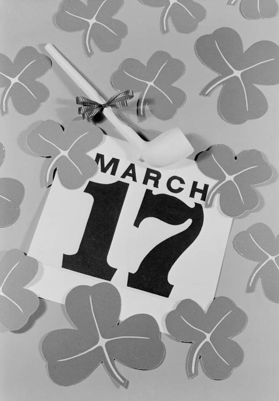 无人,竖图,俯视,黑白,室内,特写,白天,叶子,许多,时间,数字,文字,三叶草,缎带,很多,计时,摄影,英文字母,日期,圣帕特里克节,日历,彩图,高角度拍摄,影棚拍摄,月,传统文化,爱尔兰文化