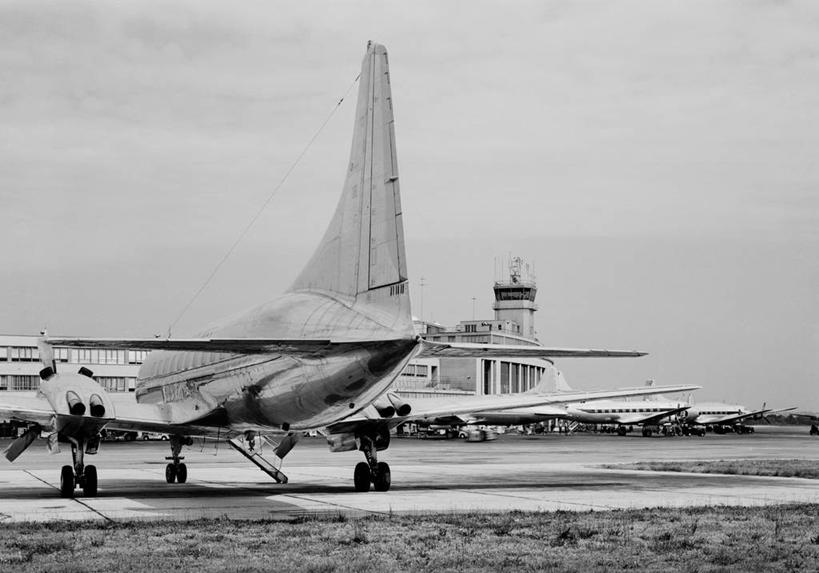 无人,机场,横图,黑白,室外,白天,飞机,建筑,美国,首都,运输,摄影,华盛顿特区,飞机跑道