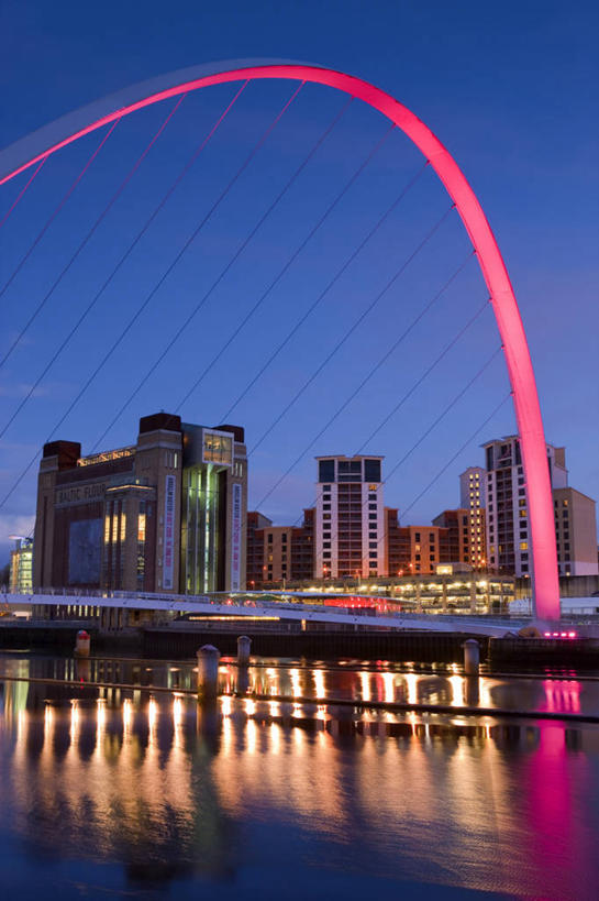 无人,码头,竖图,全景,室外,河流,日落,水,港口,建筑,英国,欧洲,反射,云,桥,联系,英格兰,天空,黄昏,地标建筑,摄影,吊桥,创造力,英国文化,泰恩河,诺森伯兰郡,盖茨黑德,彩图,摆渡口,埠头,渡口,渡头,港湾,海港,货运码头,口岸,商港