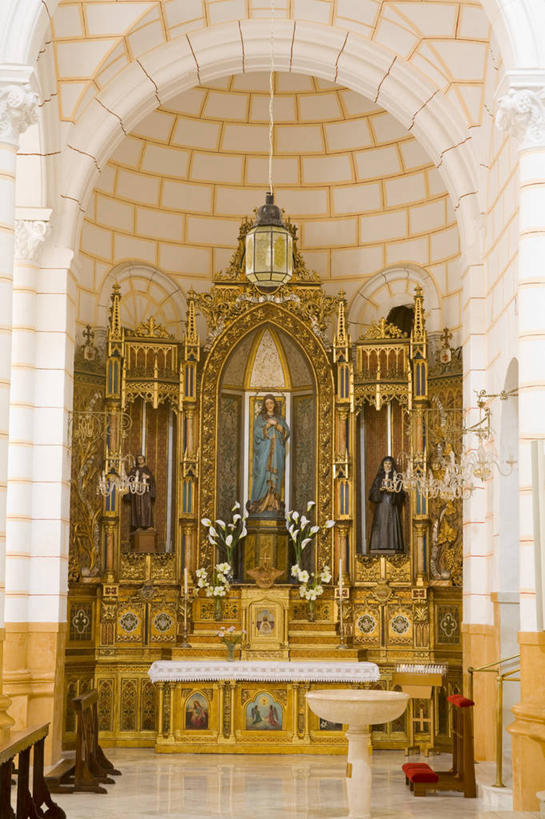 无人,教堂,竖图,室内,建筑,西班牙,摩洛哥,节日,灯笼,文化,祈祷,健康,许愿,摄影,宗教,信仰,纪念,祈求,基督,基督教,宗教建筑,地中海文化,天主教,耶稣,北非,救世主,基利斯督,弥赛亚,默西亚,灵性,平安,彩图