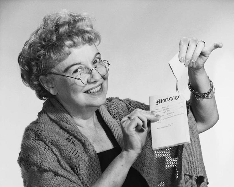 西方人,成年人,老年人,脸,头,脸颊,肩,关节,头发,一个人,微笑,横图,黑白,室内,特写,幸福,欧洲,欧洲人,仅一个女性,眼镜,休闲装,肩膀,金融,人体,眼泪,摄影,矮,文档,房地产,肖像,老年女性,女人,女性,白种人,头部,脸部,脸蛋,面部,短发,结尾,按揭