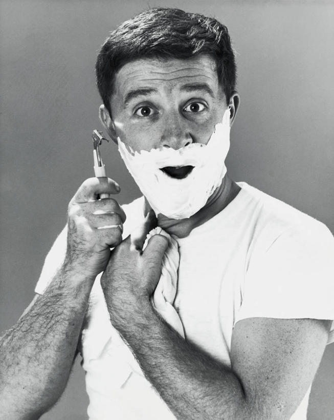 西方人,成年人,脸,头,脸颊,肩,关节,一个人,竖图,室内,特写,化妆,美容,欧洲,欧洲人,仅一个男性,仅一个人,护肤,准备,商品,T恤,休闲装,肩膀,仅一个年轻男性,毛巾,保养,享受,休闲,放松,凝视,保健,人体,摄影,剃须膏,卫生,肖像,剃胡子,养颜,男人,男性,年轻男性,白种人,年轻人,头部,脸部,脸蛋,面部,剃刀,彩图,SPA美容,英俊,美人