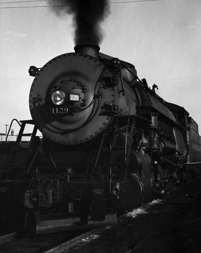 无人,竖图,黑白,室外,特写,白天,烟囱,路,铁路,火车,轨道,公共交通,交通,铁轨,天空,发动机,烟,运输,摄影,迅速,机车,空气污染,蒸汽机车