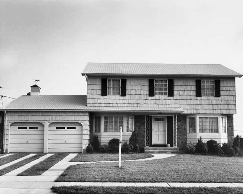 无人,横图,黑白,室外,白天,草坪,建筑,百叶窗,房屋,草,天空,摄影,凸窗,住房