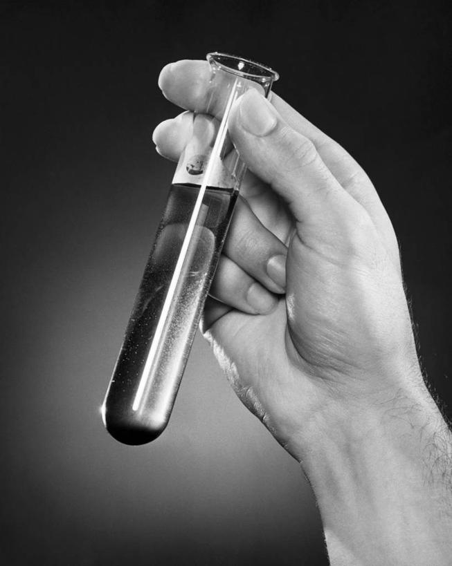 手,一个人,竖图,黑白,室内,研究,科学,化学,试管,人体,摄影,部分