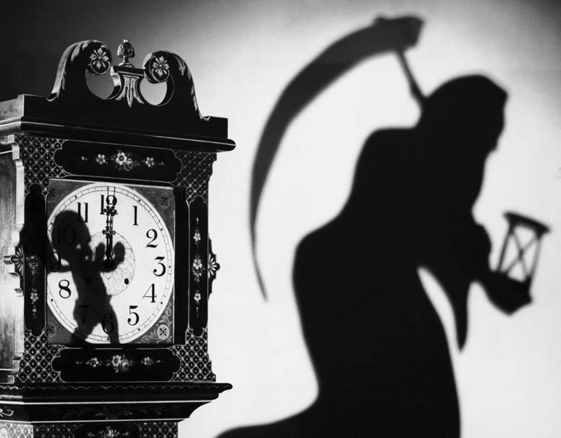 婴儿,一个人,父亲,横图,室内,特写,沙漏,阴影,节日,沮丧,朦胧,模糊,时间,时钟,古典,计时,钟表,表,人体,摄影,午夜,恐怖,钟面,运送,改变,想法,开端,钟,彩图,风帽,传统文化