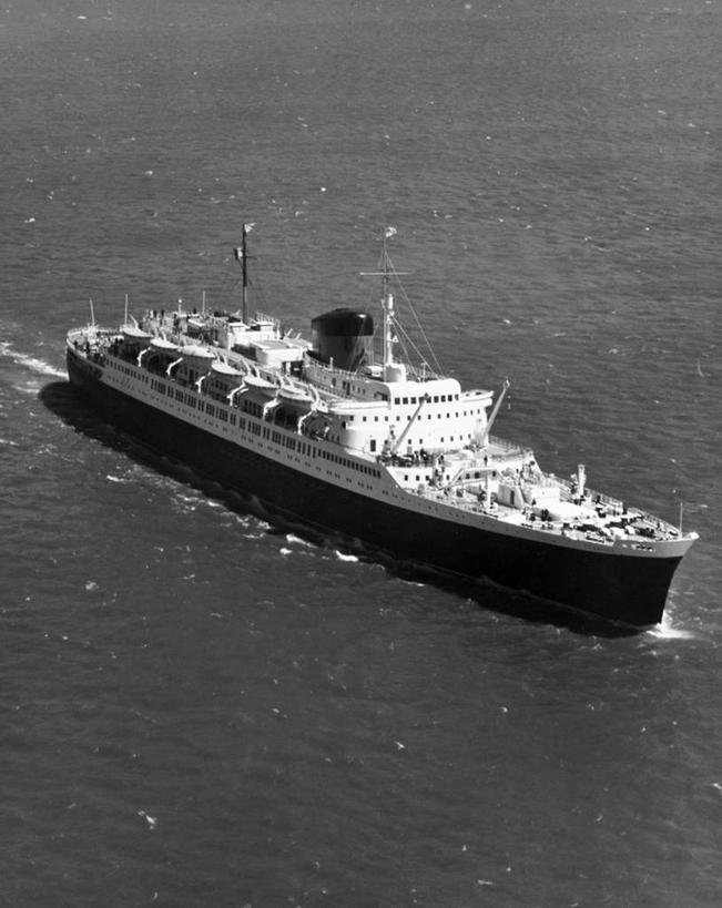 无人,竖图,俯视,黑白,室外,白天,度假,旅途,海洋,水,船,波纹,邮轮,帆,运输,角度,摄影,航海,高角度拍摄,旅行