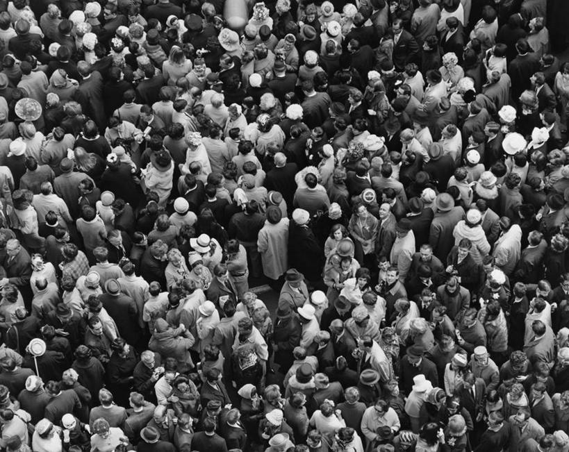 横图,俯视,黑白,室外,白天,聚会,帽子,朦胧,模糊,聚餐,社区,角度,摄影,观看,等,群众,高角度拍摄