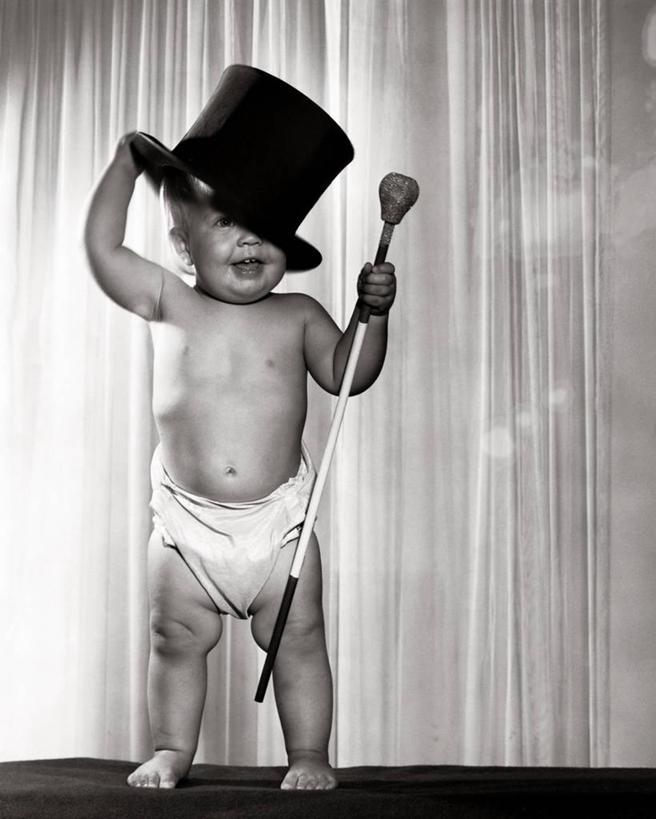 西方人,婴儿,儿童,一个人,竖图,室内,纯洁,欧洲,欧洲人,仅一个人,尿布,小孩,可爱,摄影,活泼,手杖,宝宝,纯真,烂漫,无邪,伶俐,天真,白种人,孩子,彩图