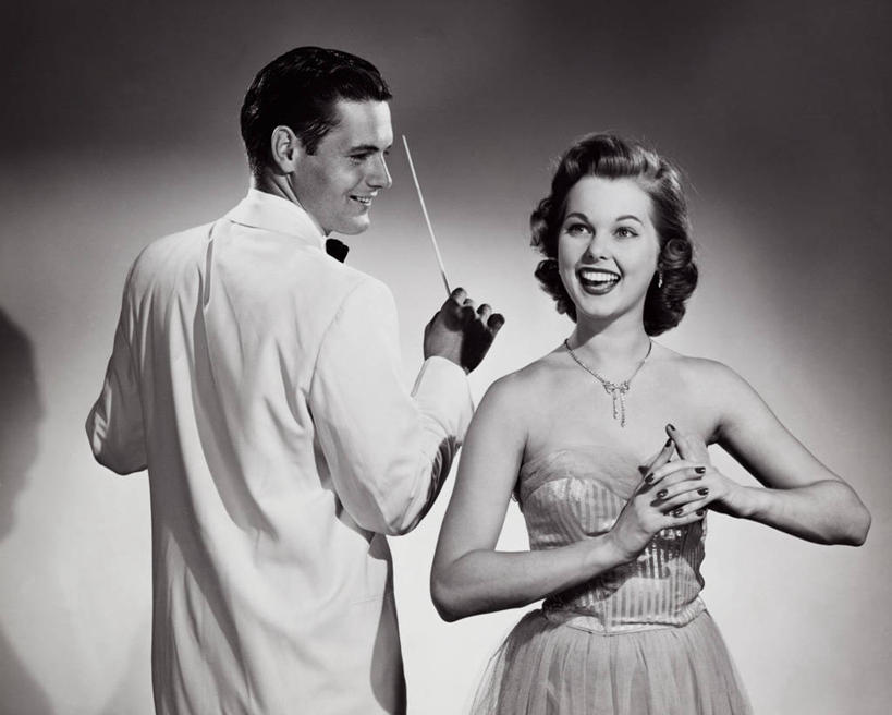 西方人,两个人,横图,室内,欧洲,欧洲人,指挥棒,摄影,音乐人,男性,女性,白种人,歌手,彩图