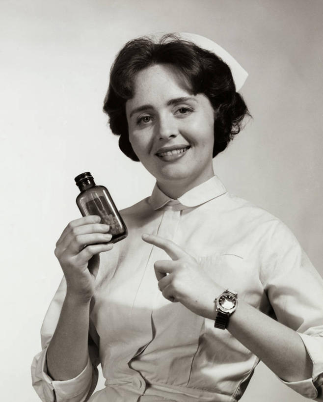 西方人,成年人,一个人,护士,微笑,竖图,室内,制服,快乐,欧洲,欧洲人,仅一个女性,职业,工业,摄影,准确,关爱,贡献,女人,白种人,彩图