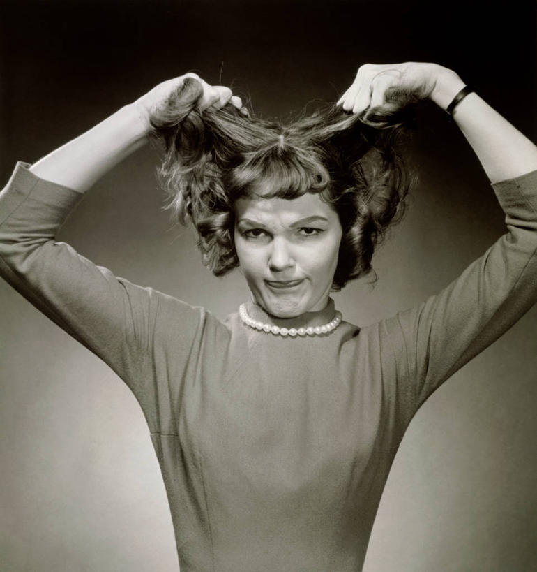 西方人,成年人,老年人,头发,一个人,拉,竖图,室内,项链,欧洲,欧洲人,仅一个女性,仅一个人,仅一个中年女性,摄影,多样,挫败,女人,女性,中年女性,白种人,彩图