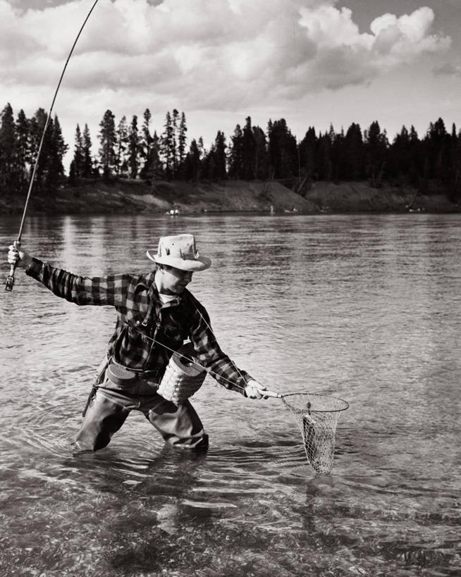 成年人,一个人,竖图,室外,白天,运动,湖,帽子,仅一个男性,篮子,网,摄影,男人,钓竿,彩图,钓鱼