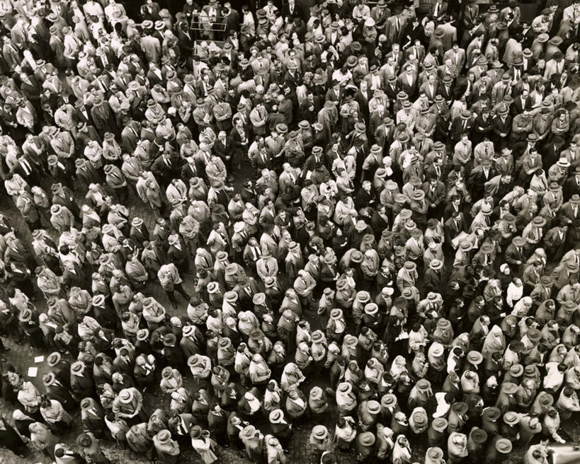 横图,俯视,室外,白天,聚会,帽子,套装,朦胧,模糊,聚餐,社区,角度,摄影,观看,等,群众,彩图,高角度拍摄