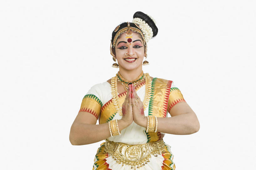 成年人,中年人,老年人,一个人,站,握手,横图,白色背景,正面,印度,仅一个女性,仅一个人,神话,白色,手势,仅一个中年女性,摄影,手印,肖像,掌印,印度文化,喀拉拉邦,印度教,女人,女性,中年女性,印度人,舞者,搀手,拉手,手拉手,手握手,半身,彩图,影棚拍摄,传统服装,打手势,传统文化