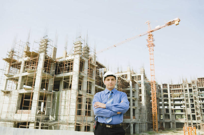 成年人,中年人,一个人,商务人士,建筑师,商务男性,站,双手交叉,微笑,横图,室外,白天,正面,衬衫,商务,骄傲,信心,建筑业,建筑,印度,仅一个男性,仅一个人,仅一个中年男性,套装,头饰,领带,脚手架,安全帽,建筑工地,摄影,双手抱胸,企业,公司,肖像,商务装,工薪阶层,哈里亚纳邦,男人,男性,中年男性,印度人,白领,上班族,半身,彩图,衬衣,工头