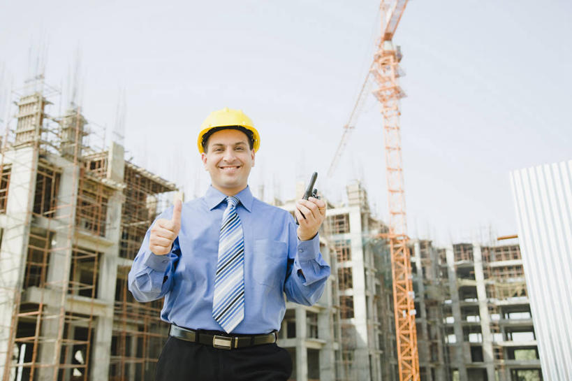 成年人,中年人,三个人,商务人士,建筑工人,建筑师,商务男性,商务女性,站,微笑,横图,室外,白天,正面,工作服,衬衫,制服,商务,安全,合作,团队,信心,建筑业,建筑,印度,套装,并排,头饰,防护,领带,拿着,安全帽,建筑工地,职业,卷起,摄影,保护,写字板,企业,公司,肖像,保险,商务装,防护服,合伙,蓝图,工薪阶层,计划书,保全,周全,安稳,安定,工作制服,哈里亚纳邦,平安,年轻男性,年轻女性,中年男性,印度人,年轻人,白领,上班族,半身,彩图,衬衣,工作套服,反光服,工头