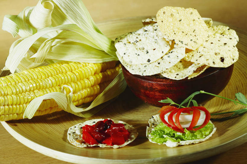 无人,横图,俯视,室内,特写,辣椒,西红柿,静物,莴苣,沙拉,食品,小吃,饮食,红色,碗,素食,摄影,清新,彩椒,健康食物,辣角,红海椒,大椒,辣虎,广椒,印度文化,甜椒,柿子椒,辣子,海椒,番椒,灯笼椒,彩图,高角度拍摄,影棚拍摄,甜玉米,传统文化