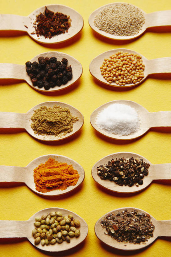 无人,竖图,俯视,一排,黄色背景,整齐,饮食,排列,摄影,多样,辣椒粉,队列,清新,印度文化,彩图,高角度拍摄,影棚拍摄,成分