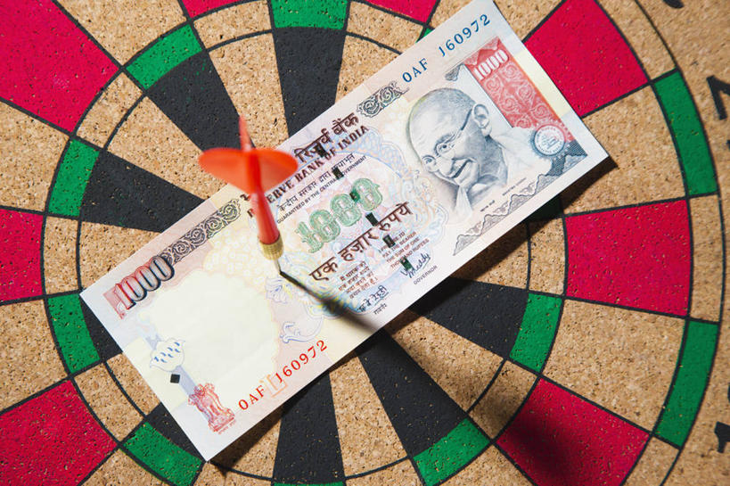 无人,横图,特写,成功,运动,钱,钱币,三个,靶子,储蓄,财富,钞票,金融,纸币,摄影,经济,部分,卢比,准确,瞄准,流通,纸钞,贸易,印尼货币,技能,获胜,货币,现金,彩图,全画面,全框架,全帧,影棚拍摄,印度尼西亚盾,印尼盾,全画幅,镖