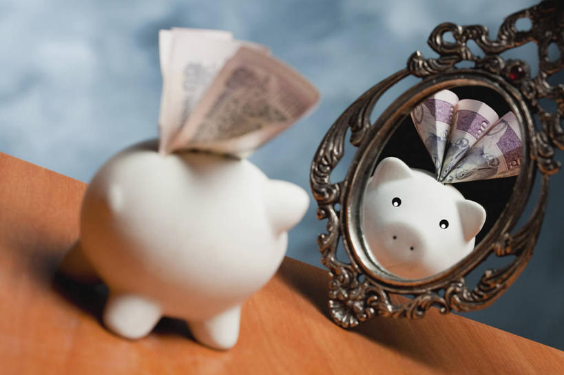 无人,横图,室内,白天,镜子,反射,三个,容器,储蓄罐,器皿,储蓄,存钱,金融,理财,纸币,摄影,经济,资金,存钱罐,肖像,存款,流通,贸易,贮钱罐,储钱罐,扑满,想法,彩图,拟人