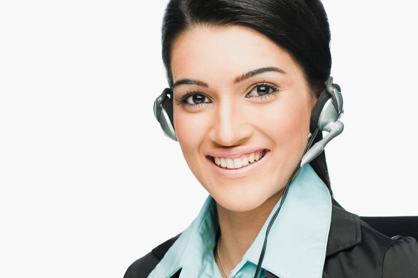 成年人,脸,头,脸颊,头发,一个人,坐,笑,微笑,露齿笑,横图,特写,白色背景,商务,仅一个年轻女性,仅一个女性,仅一个人,肩膀,黑色,耳麦,职业,摄影,肖像,年轻女性,女人,女性,印度人,年轻人,头部,脸部,脸蛋,面部,白领,彩图,影棚拍摄,美人,客户服务代表