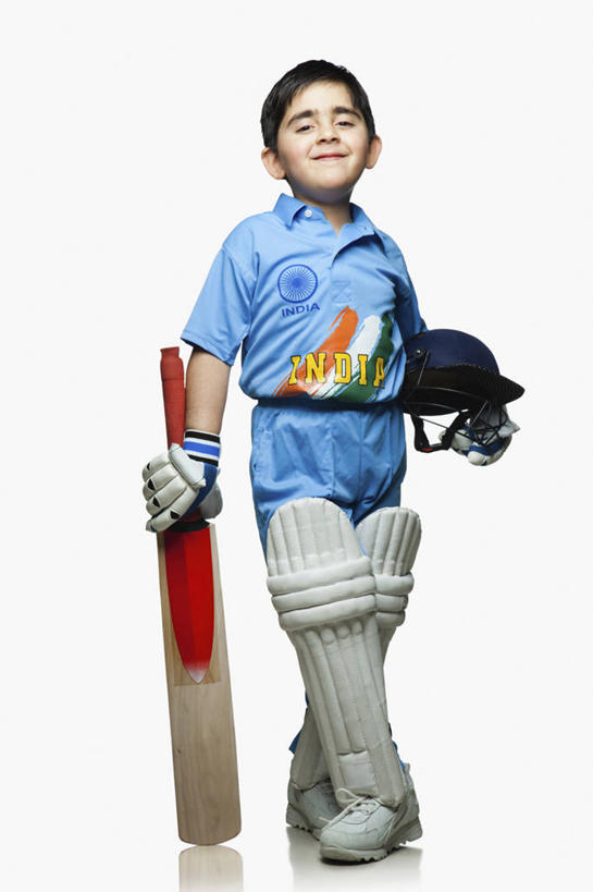 儿童,一个人,站,微笑,竖图,白色背景,正面,民族服装,运动服,满意,幸福,纯洁,运动,信心,仅一个男性,仅一个人,服装,头饰,古典,拿着,文化,传统,刺激,小孩,衣服,靠,靠着,仅一个小孩,可爱,乐趣,童年,童趣,摄影,服饰,保护,古装,享乐,肖像,童真,烂漫,无邪,韵味,天真,男孩,男人,男性,印度人,孩子,彩图,影棚拍摄,传统服装,民俗服,男生,板球运动员