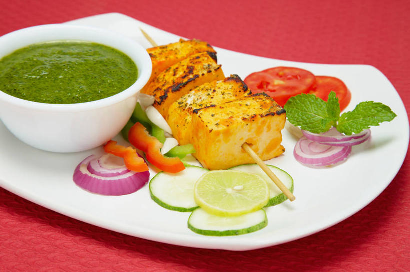 豆腐,无人,横图,室内,特写,饮食,桌布,粉色,绿色,盘子,碗,摄影,创造力,清新,健康食物,印度文化,彩图,装饰菜