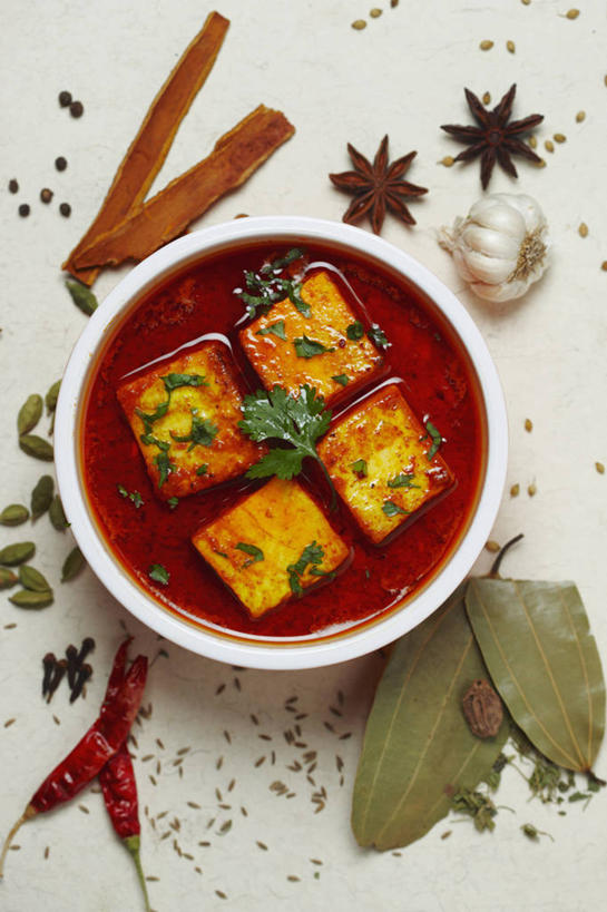 豆腐,无人,竖图,俯视,白色背景,餐具,汤,香料,饮食,碗,摄影,多样,膳食,清新,健康食物,开胃酱,彩图,高角度拍摄,影棚拍摄