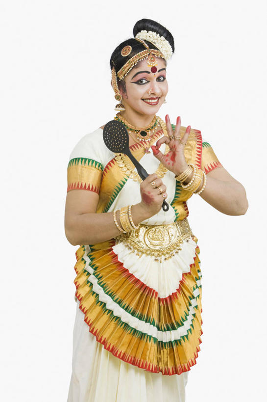 成年人,中年人,老年人,一个人,微笑,竖图,白色背景,快乐,印度,仅一个女性,仅一个人,神话,白色,仅一个中年女性,摄影,幽默,手印,肖像,掌印,反差,印度文化,喀拉拉邦,印度教,女人,女性,中年女性,印度人,舞者,彩图,影棚拍摄,传统服装,传统文化