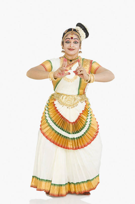 成年人,中年人,老年人,一个人,站,竖图,白色背景,正面,印度,仅一个女性,仅一个人,神话,扭曲,白色,手势,仅一个中年女性,摄影,手印,肖像,掌印,印度文化,喀拉拉邦,印度教,女人,女性,中年女性,印度人,舞者,彩图,影棚拍摄,传统服装,打手势,传统文化