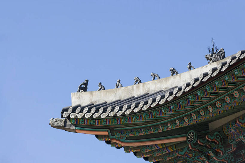 无人,宫殿,横图,室外,白天,仰视,旅游,度假,名胜古迹,标志建筑,地标,建筑,景福宫,首尔,汉城,韩国,亚洲,阴影,遗迹,光线,瓦片,影子,屋顶,屋檐,首都,顶棚,古迹,文物,娱乐,建设,古建筑,檐,蓝色,蓝天,天空,阳光,天,享受,休闲,旅游胜地,放松,晴朗,宫廷,古文明,东亚,万里无云,大韩民国,首尔市,首尔特别市,特别市,北阙,王宫,晴空,晴空万里,彩图,低角度拍摄,皇宫