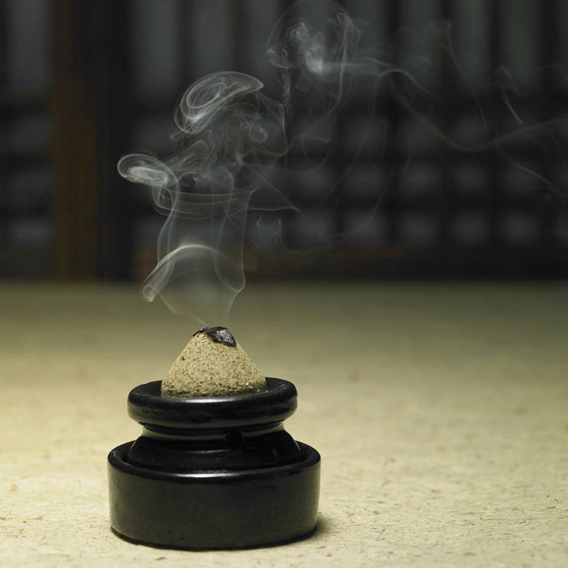 无人,竖图,室内,特写,白天,正面,蜡烛,节日,朦胧,模糊,医学,烟雾,燃烧,文化,佛香,香火,香烛,祈祷,健康,治疗,许愿,保健,宗教,信仰,烧香,纪念,祈求,医疗,中国文化,中医,医治,中医学,平安,彩图,传统文化