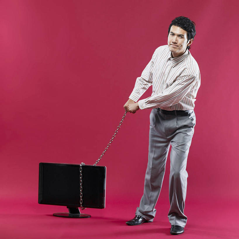 东方人,一个人,站,拉,竖图,室内,白天,正面,鞋,衬衫,西装,显示器,鞋子,亚洲,仅一个男性,仅一个人,握,红色背景,套装,裤子,正装,屏幕,皮革,注视,职业装,黄种人,显示屏,仅一个年轻男性,粉色,灰色,观察,看,站着,握着,摄影,铁链,影棚,观看,西裤,一台,察看,关注,输出设备,电脑屏幕,电脑显示器,男人,男性,年轻男性,亚洲人,站立,彩图,全身,影棚拍摄,衬衣,皮鞋,拍摄