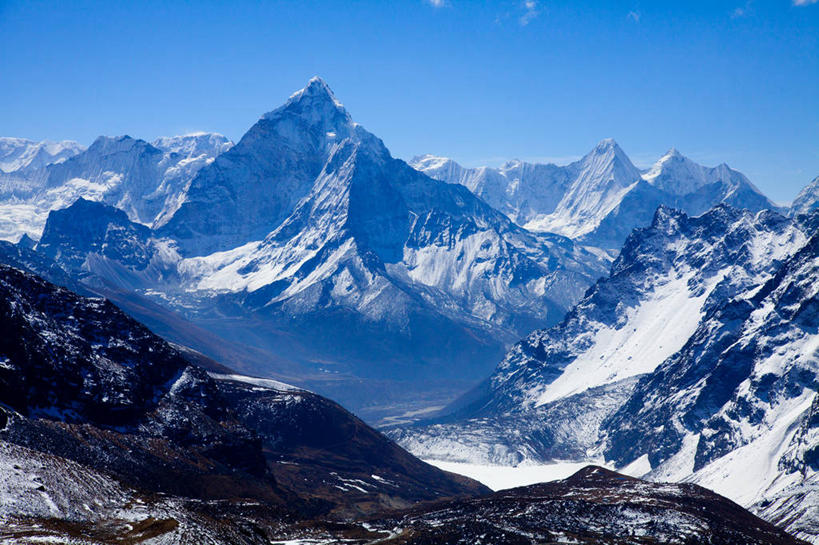 无人,公园,横图,俯视,航拍,室外,白天,旅游,度假,美景,山,雪,雪山,大雪,珠峰,尼泊尔,亚洲,阴影,光线,影子,冰,积雪,景观,山峰,雪景,云,云朵,冬季,冬天,山峦,云彩,娱乐,蓝色,白云,蓝天,天空,阳光,自然,天,享受,休闲,景色,放松,寒冷,晴朗,冰冷,国家公园,鸟瞰,自然风光,南亚,尼泊尔王国,珠穆朗玛峰,严寒,冰凉,酷寒,凛冽,凛凛,极冷,圣母峰,珠穆朗玛,萨加玛塔国家公园,萨加玛塔峰,专区,晴空,彩图,高角度拍摄,萨加玛塔专区,索卢坤布县,唐瑟古峰