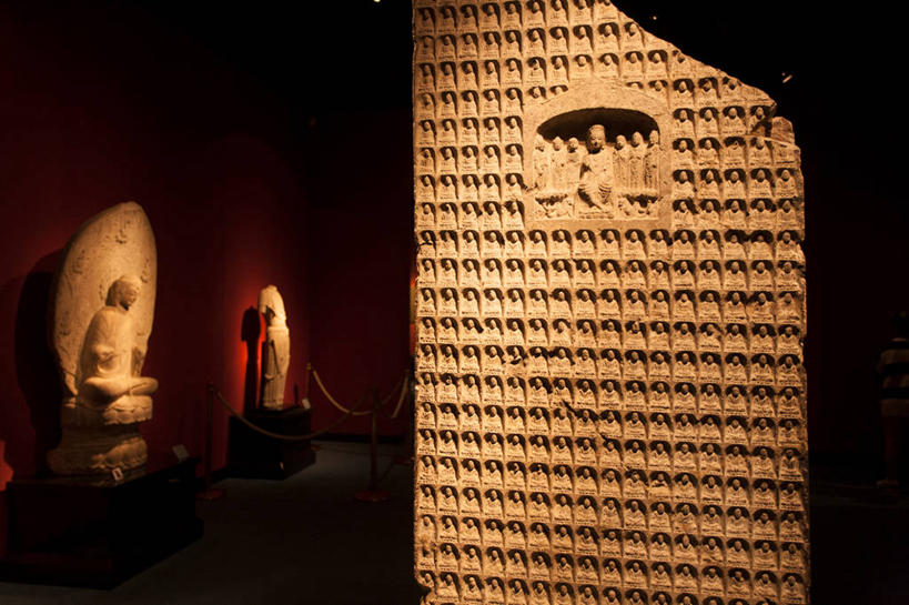 无人,博物馆,横图,室内,白天,正面,旅游,度假,标志建筑,地标,建筑,雕塑,上海,中国,亚洲,阴影,朦胧,模糊,研究,艺术,装饰,光线,雕刻,雕像,影子,墙,灯光,教育,娱乐,建设,墙壁,墙面,三个,红色,工艺品,人民广场,享受,休闲,旅游胜地,放松,上海博物馆,纪念,展览,美术,申,欣赏,主题,陈列,黄浦区,东亚,上海市,中华人民共和国,沪,华东地区,功能,美学,典藏,上海人民广场,彩图