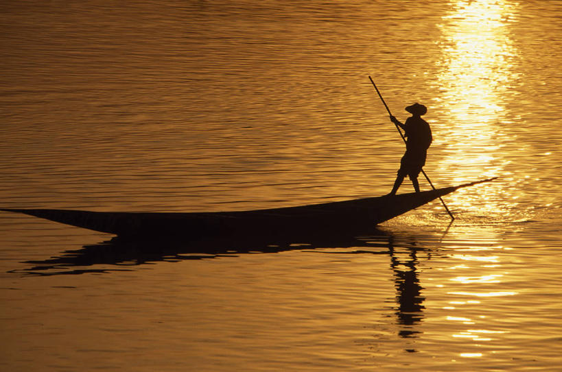 划船,一个人,横图,室外,日落,水,船,非洲,马里,反射,光,杆,摄影,宁静,剪影,阿非利加洲,马里共和国,西非,荡舟,尼日尔河,莫普提,莫普提区,彩图,独处