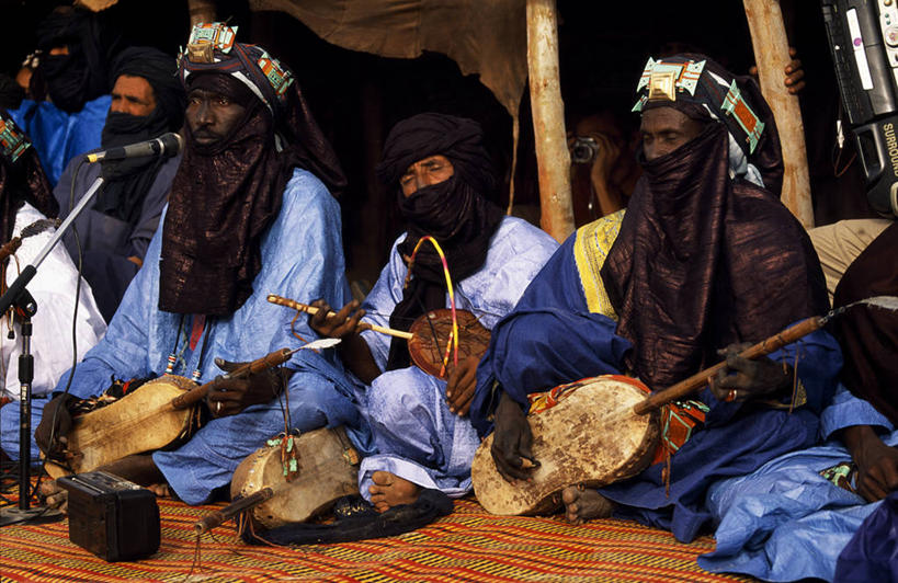 横图,沙漠,非洲,马里,表演,音乐,摄影,唱,音乐人,非洲文化,音乐节,歌手,彩图,传统服装,舞蹈,传统文化,图阿雷格人